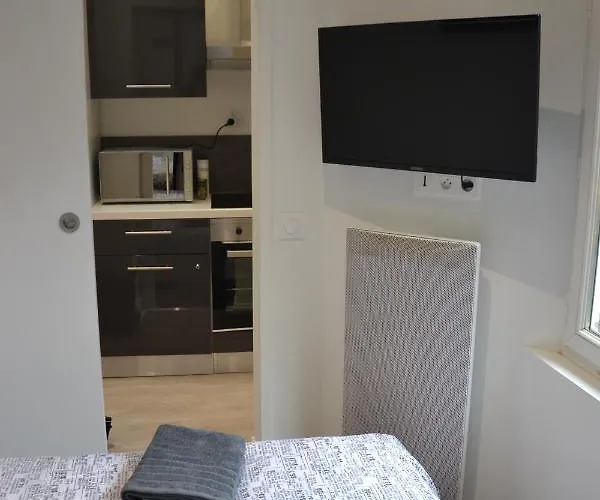 Apartment Petit T2 Hypercentre Avec Terrasse Privee - 006